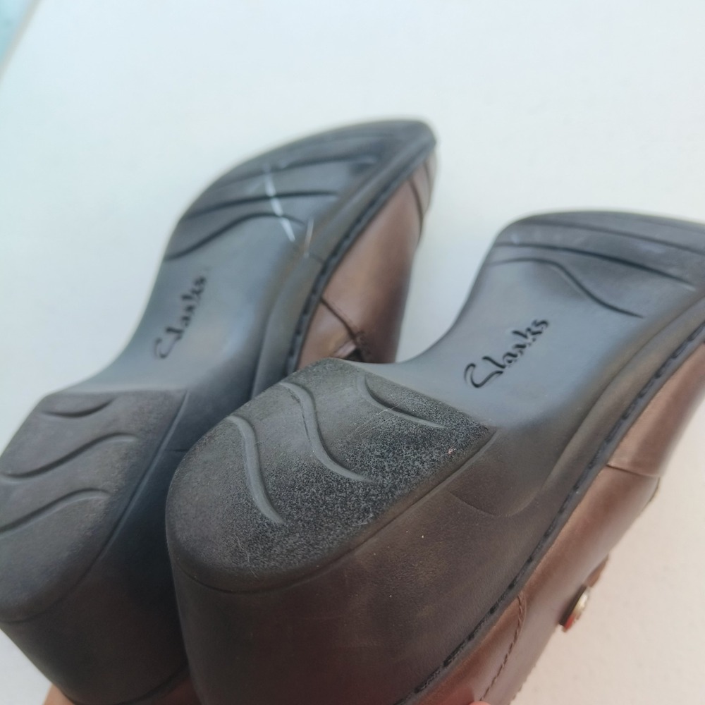 Clarks Collection Shoes‎ Womens Size 10 Brown Slip On Zip Soft Cushion Clog - Picture 3 of 8